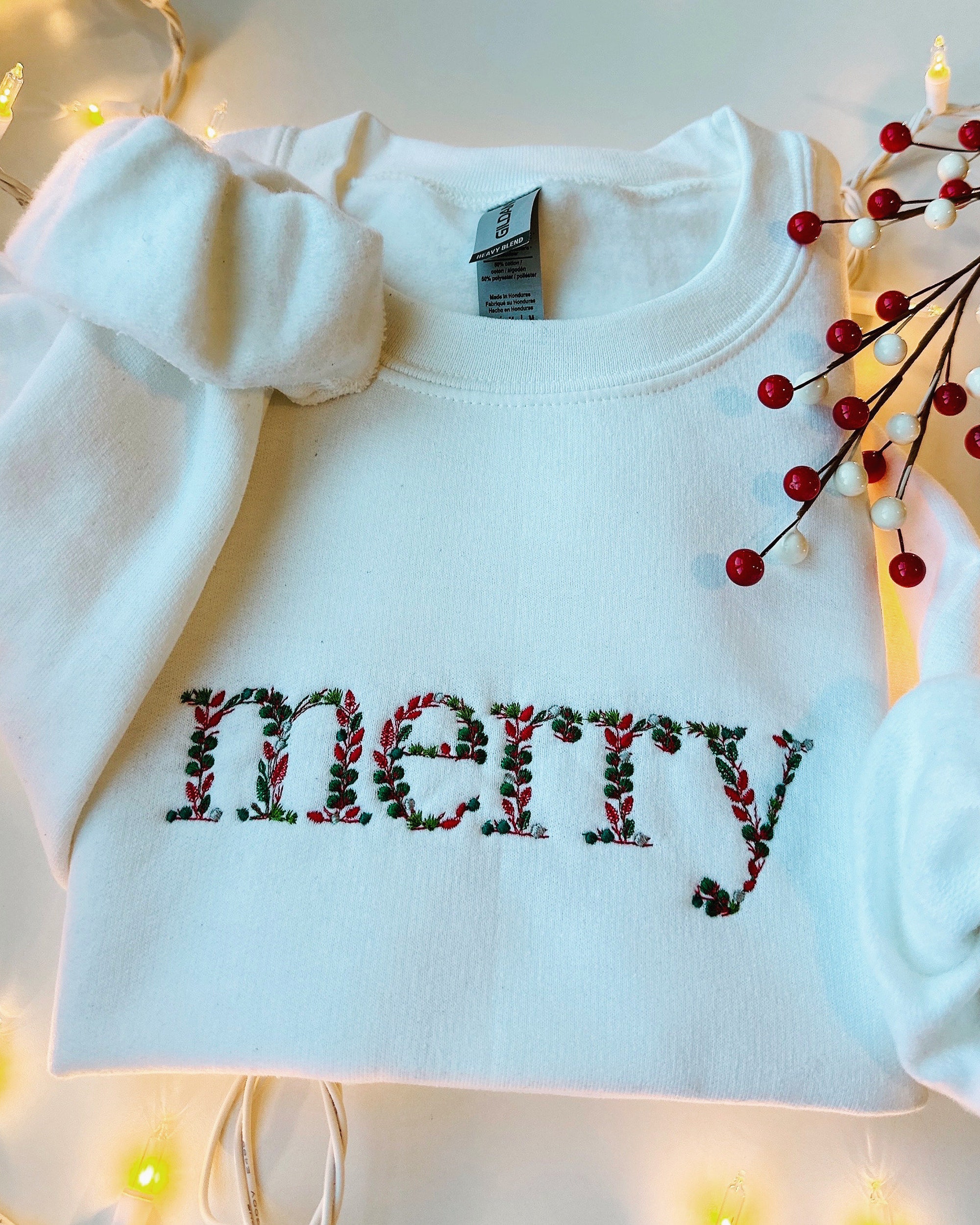 Embroidered Floral ‘Merry’ Christmas Sweatshirt: Holiday Crewneck Pullover
