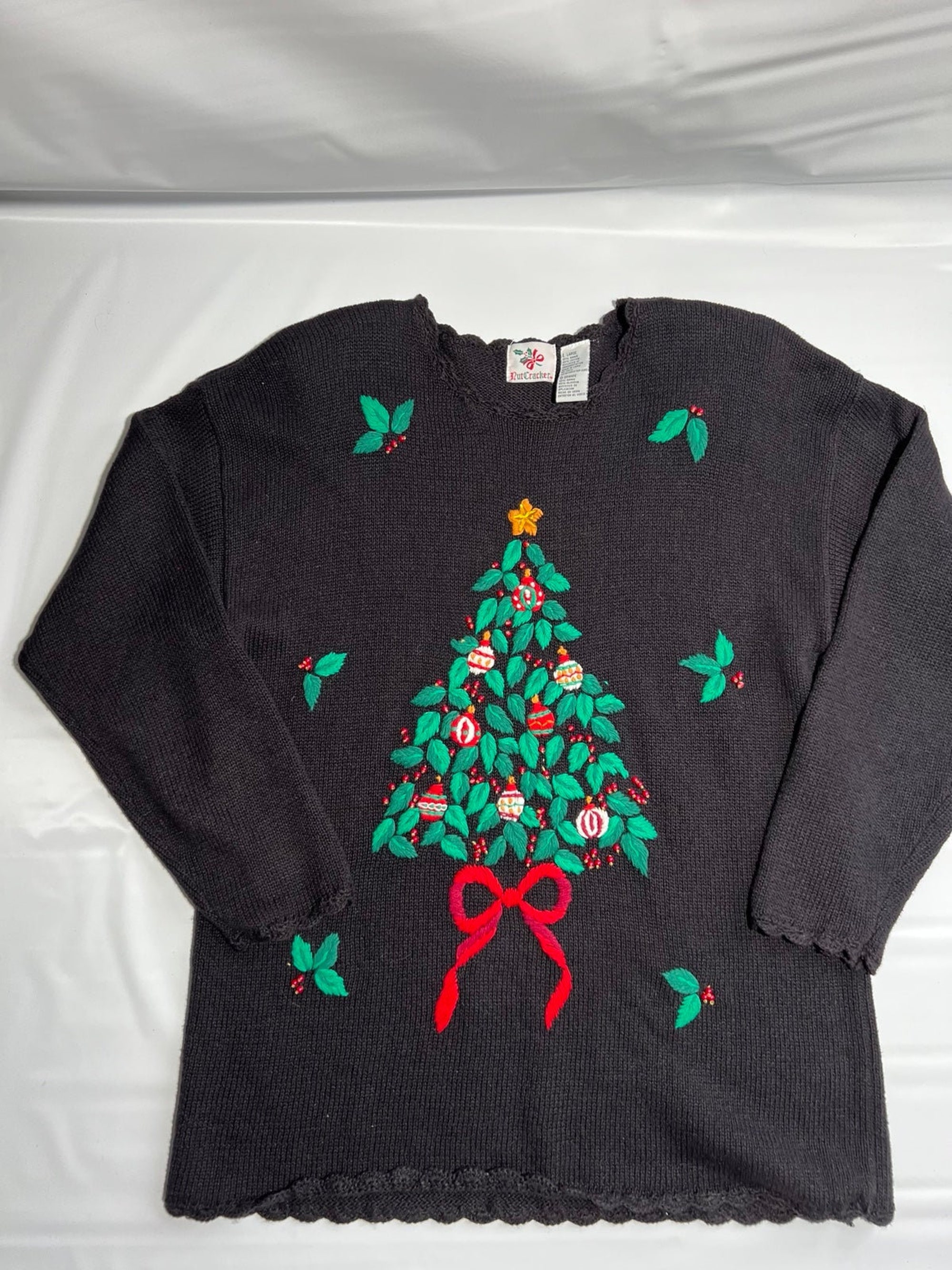 Nutcracker Women’s  Christmas Holiday Sweater Embroidered Tree Hollies Knit sz L