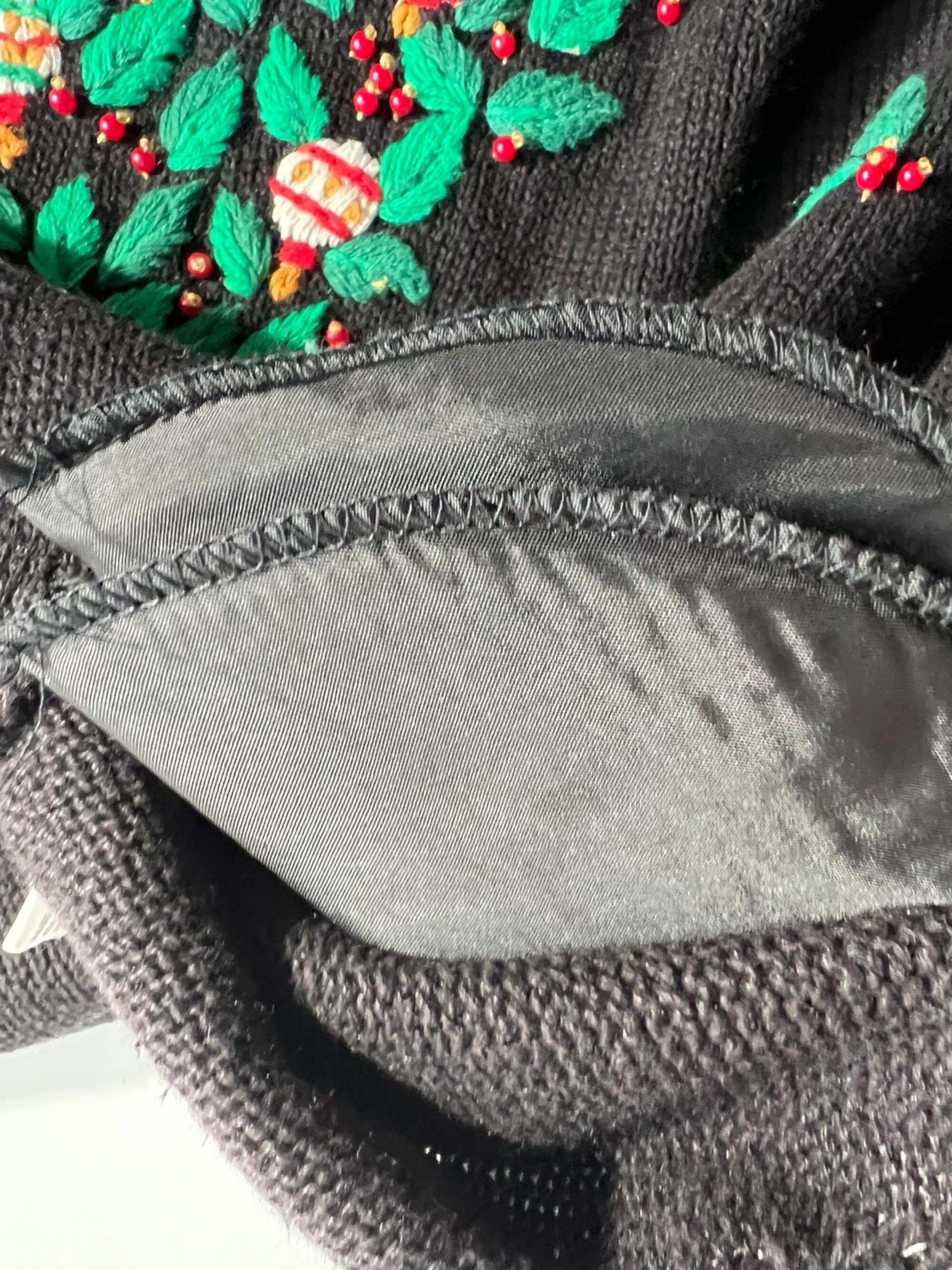 il_2000xN.5549607154_cpby.jpg Nutcracker Women’s Christmas Holiday Sweater Embroidered Tree Hollies Knit sz L