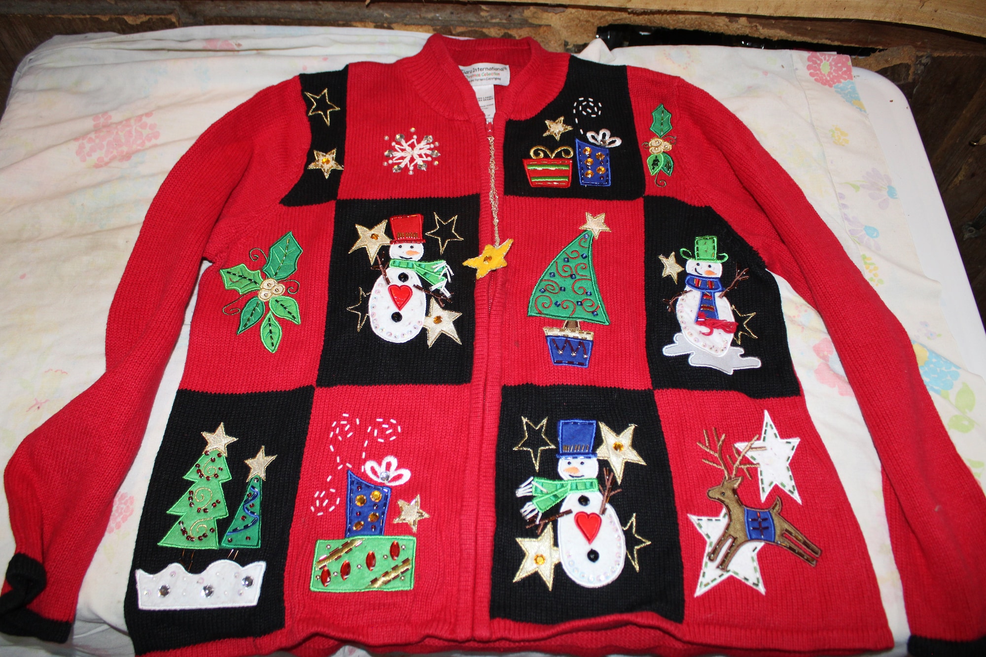 Festive Vintage Tiara Collectibles Christmas Collection Unisex Zip-up Christmas Sweater ~ Size Extra Large ~ Free Shipping