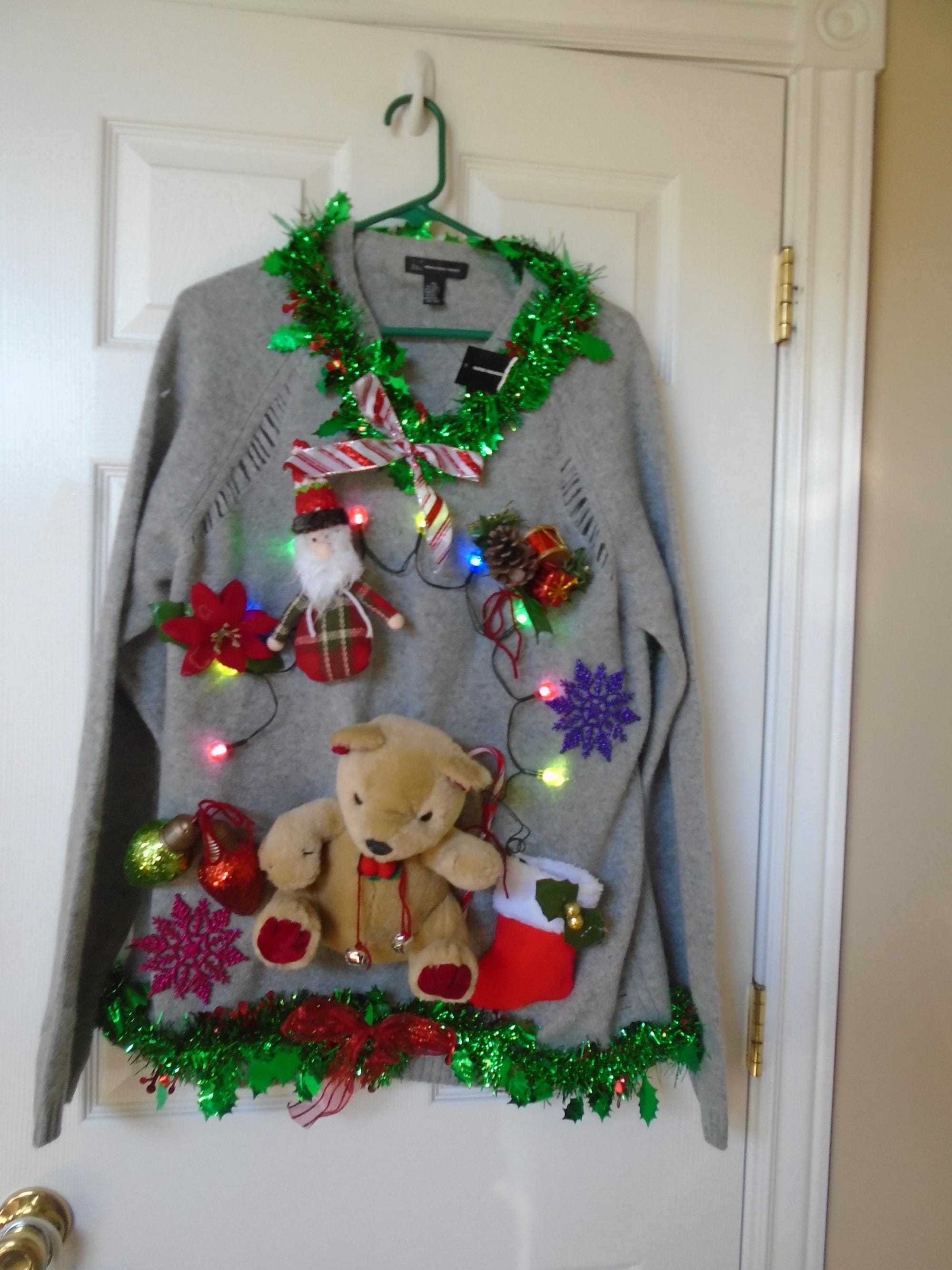 Ugly Christmas Sweater Ugly Tacky Xmas sweater size XL ugly Christmas sweater parties Lights up NEW Free Ship