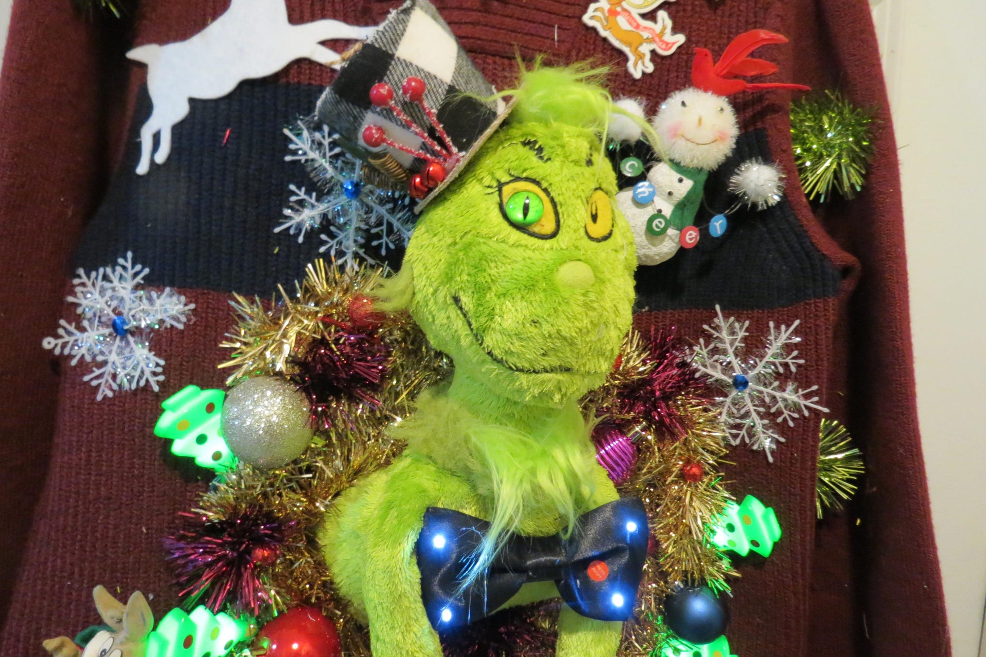 il_2000xN.6565933915_pgpl.jpg Hysterical Double sided Tacky Ugly Christmas Sweater, Festive Fun, mens L Wild Garland, Kiss My..., Funny Sweater