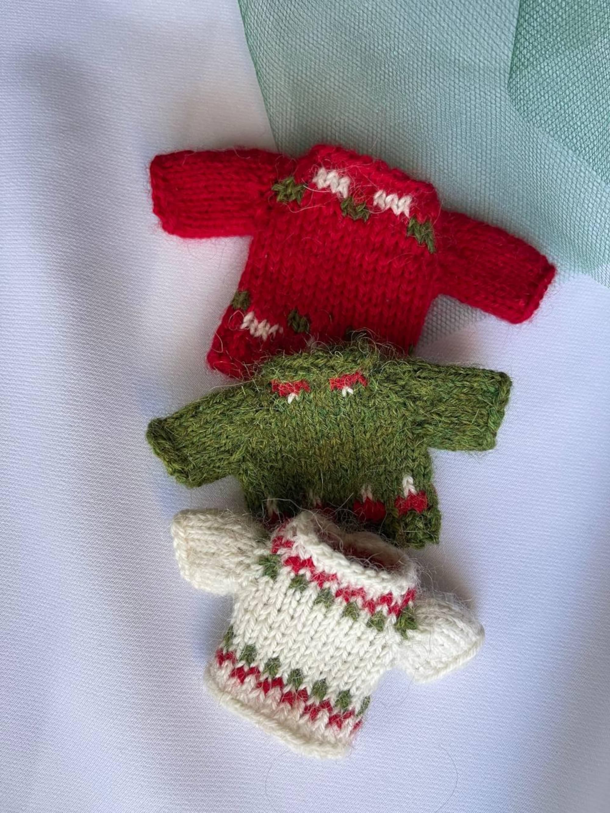 Maileg Mouse Christmas Sweater Outfit – Knitted Holiday Clothes for Little Sister, Big Sister & Mom Maileg Mouse