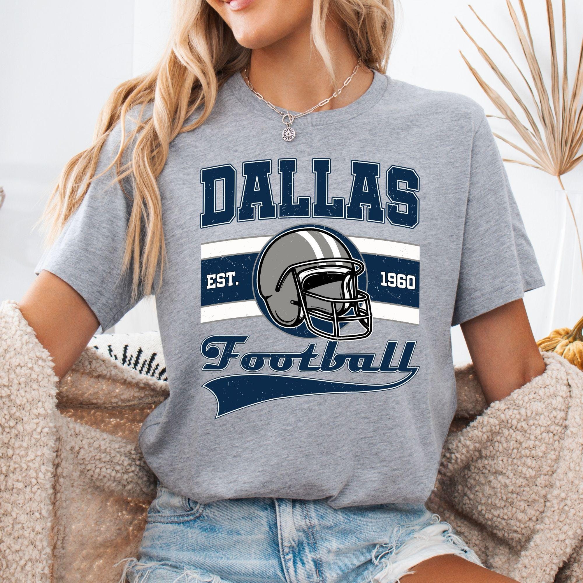 il_2000xN.7152745612_evue.jpg Vintage Dallas Football Sweatshirt: Retro Texas Team Spirit