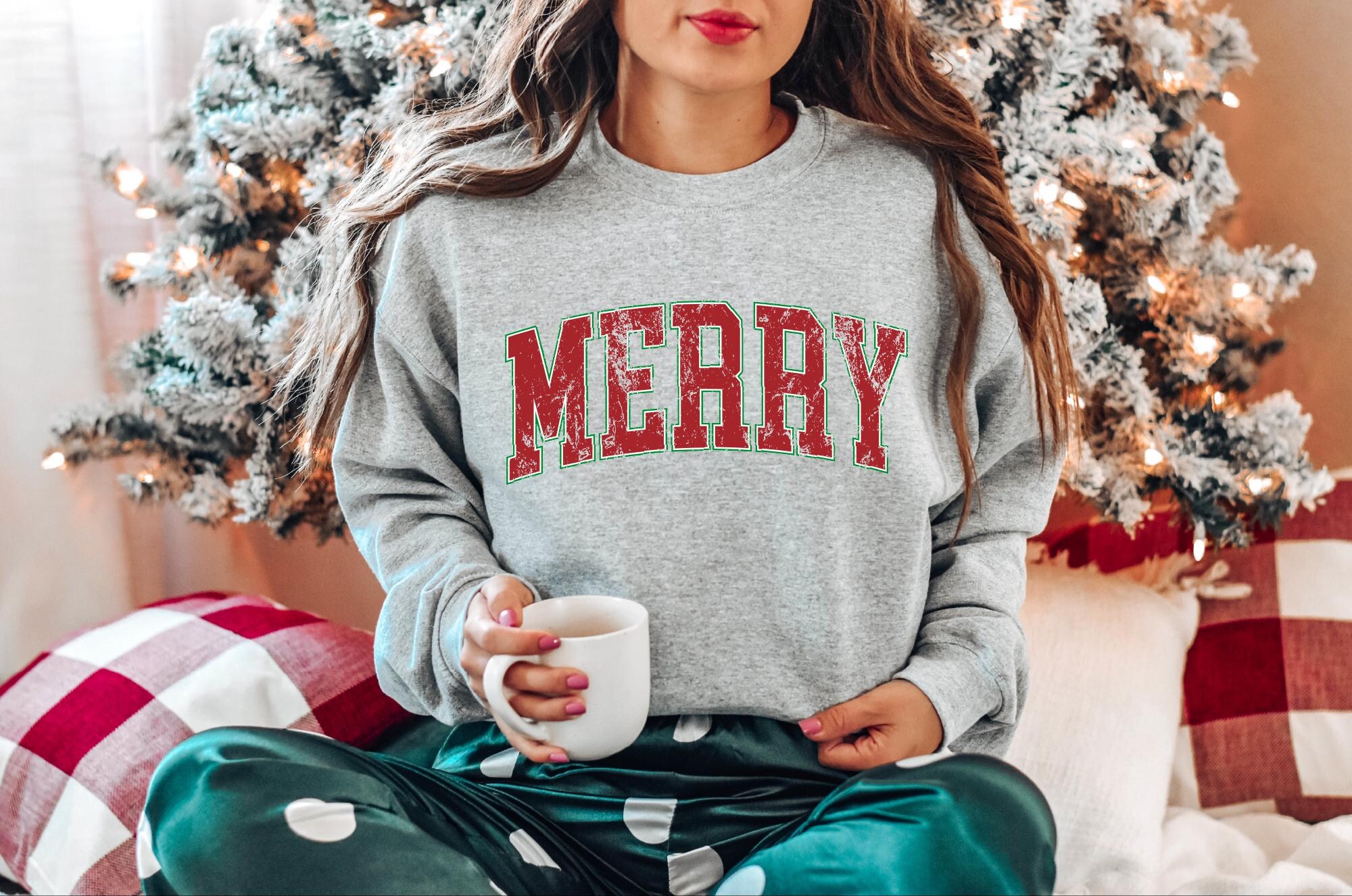 il_2000xN.7272926279_919k-1.jpg Retro Merry Christmas Sweatshirt : Cute Holiday Gift, Womens Xmas Graphic Tee