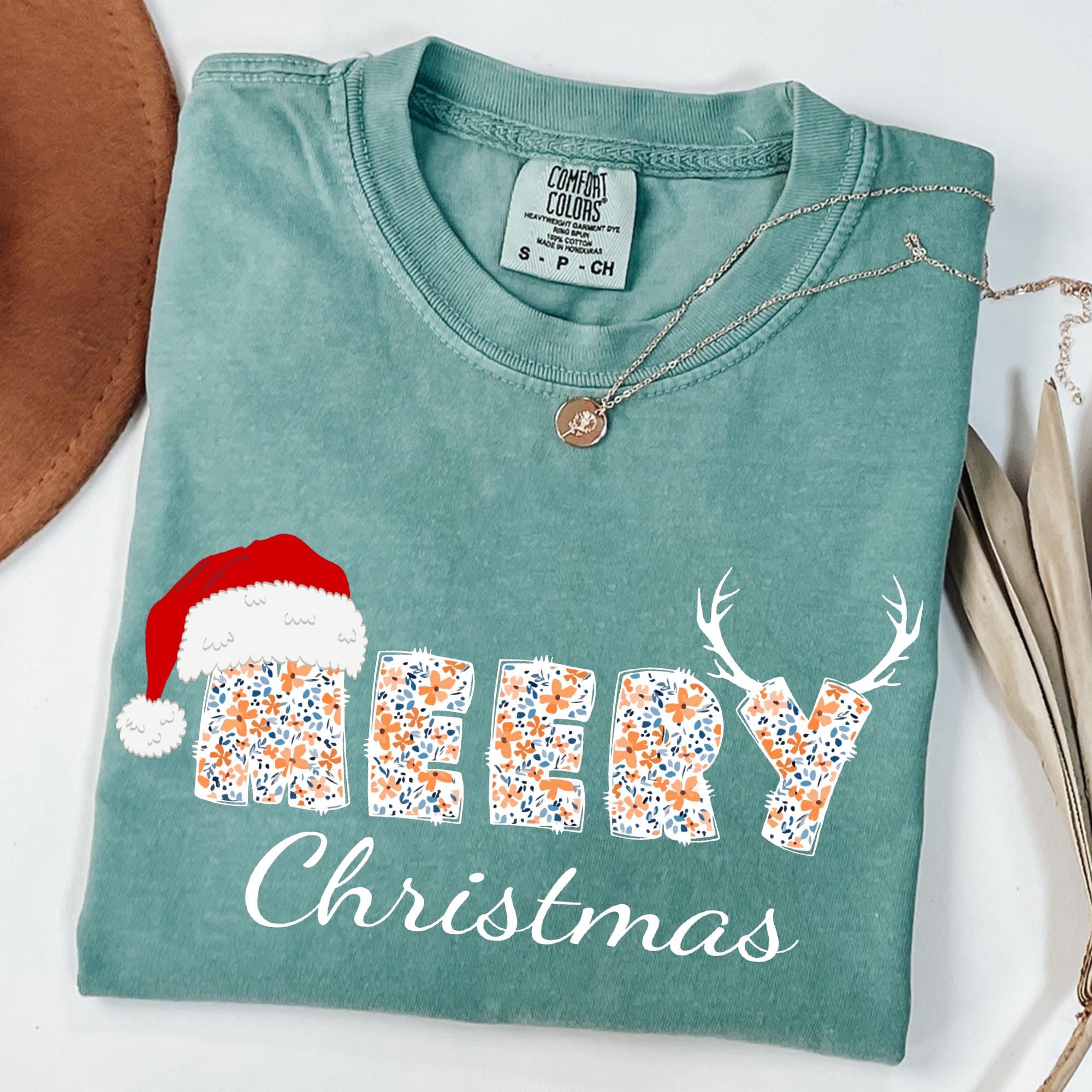 il_2000xN.7291450045_r7sg-1.jpg Merry Christmas Comfort Shirt,Retro Women's Holiday Shirt,Trendy Xmas Tshirt,Winter Gift Shirt for Her,