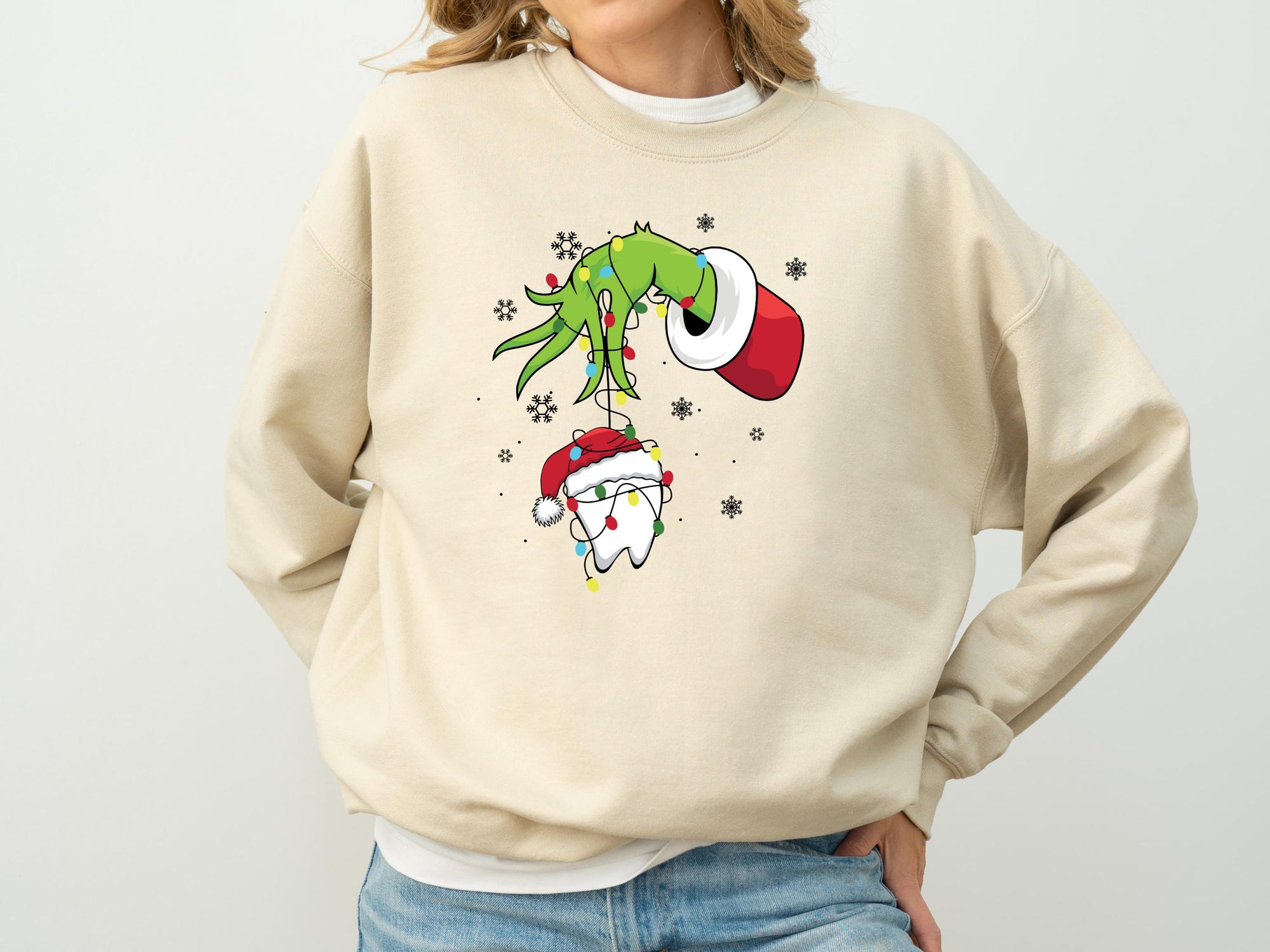 Christmas Dentist Sweatshirt, Grinch Christmas Lights Tooth Crewneck,Dental Squad Shirt for Christmas, Dental Assistant Gift,Xmas Dental Tee